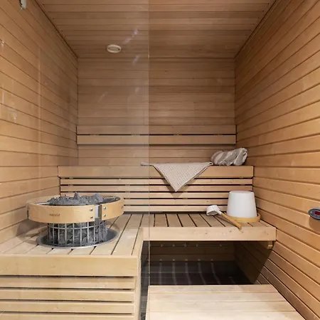 Top, Cozy, Lakeside, Sauna And Free Indoor Parking Apartamento *