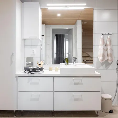 Apartment Top, Cozy, Lakeside, Sauna And Free Indoor Parking *