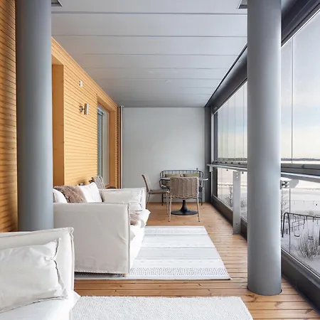 Top, Cozy, Lakeside, Sauna And Free Indoor Parking *